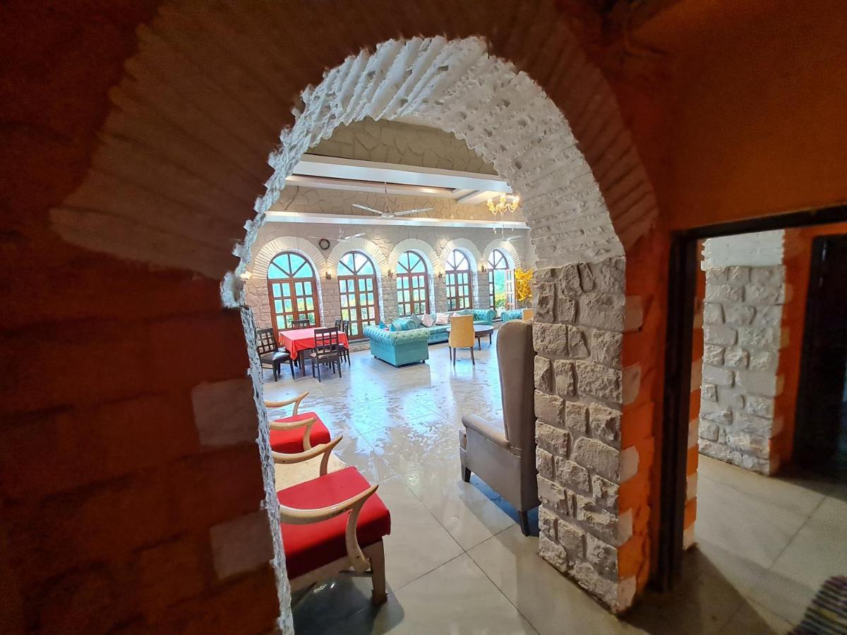 Luxurious Vintage Villa Lonavala