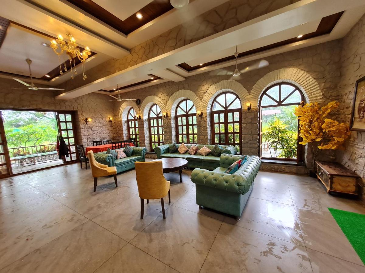 Villa Luxurious Vintage Lonavala