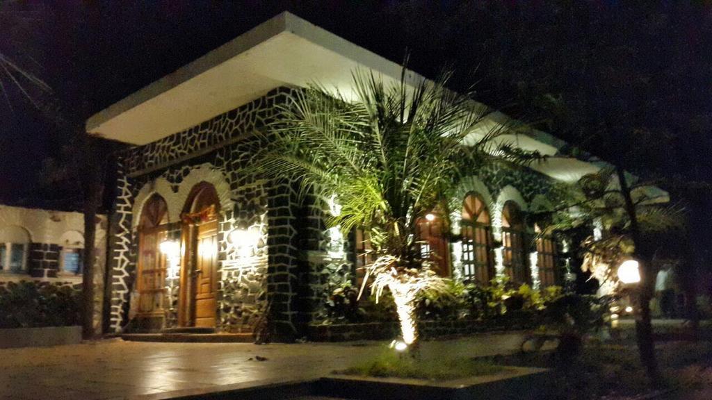 Luxurious Vintage Villa Lonavala